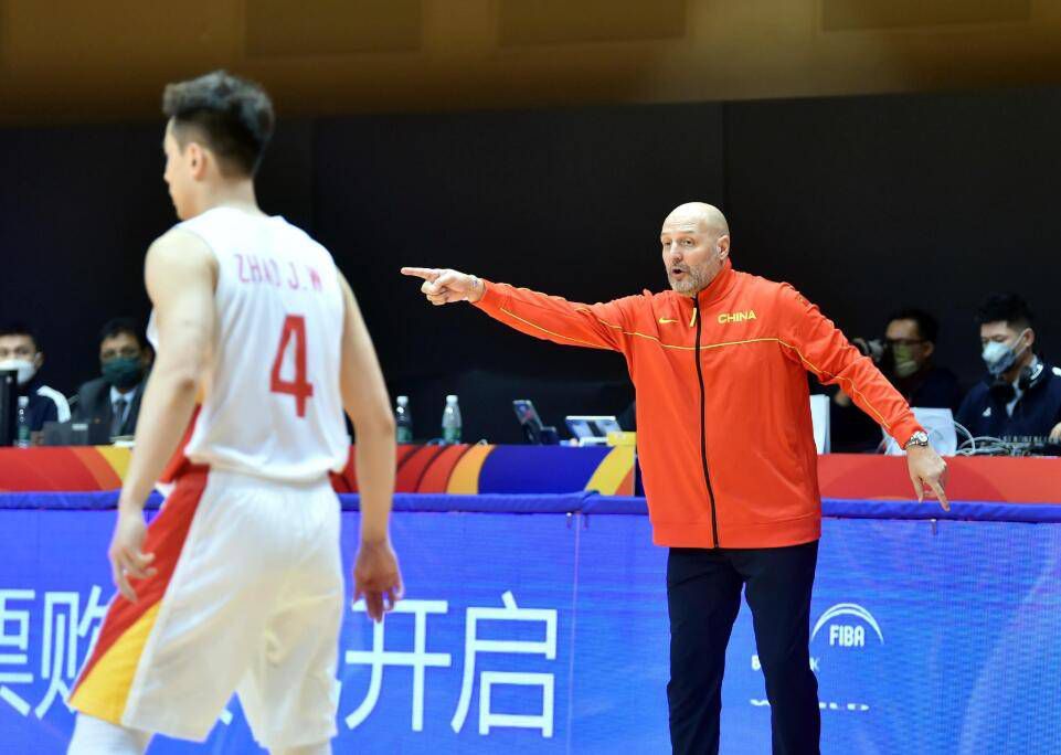 利拉德40分字母哥三双文班缺阵 雄鹿轻取马刺NBA常规赛雄鹿主场迎战马刺，雄鹿最近状态不错取得4连胜，马刺依旧在西部垫底，本场比赛文班亚马缺阵。